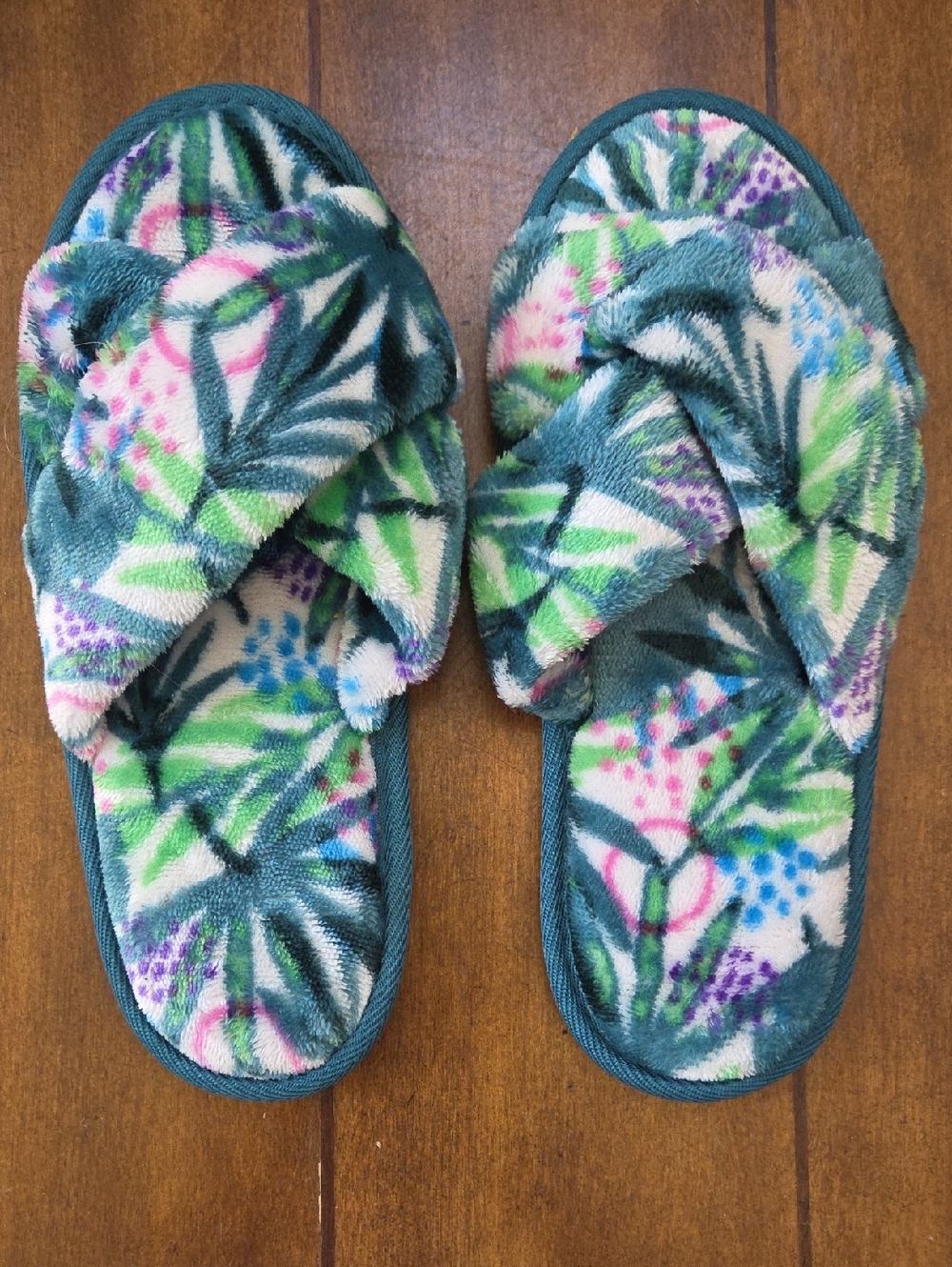 Women’s Plush Cross-Band Slippers - Teal Floral